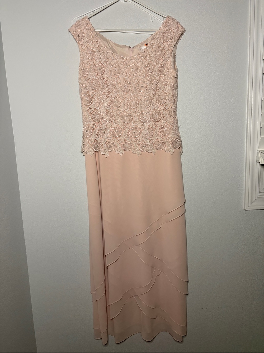 Cameron Blake Sleeveless Lace Bodice Asymmetrical Hem Dress in Blush Pink Sz 14